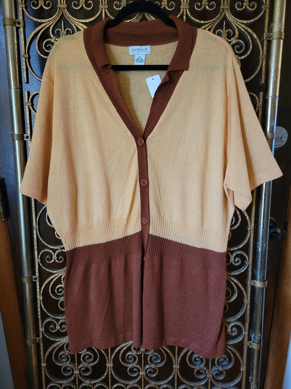 Vintage Avenue Collection Color Block Beige Brown Knit Top